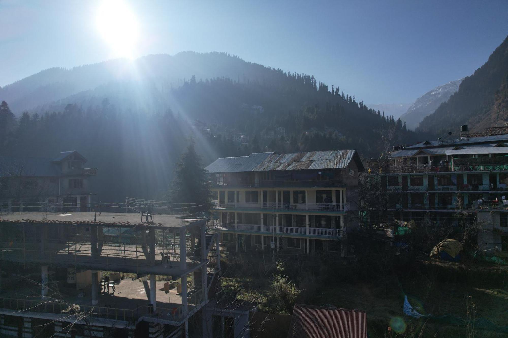 Beholden Stay And Cafe - A Luxury Boutique Hotel In Manali Manāli Extérieur photo