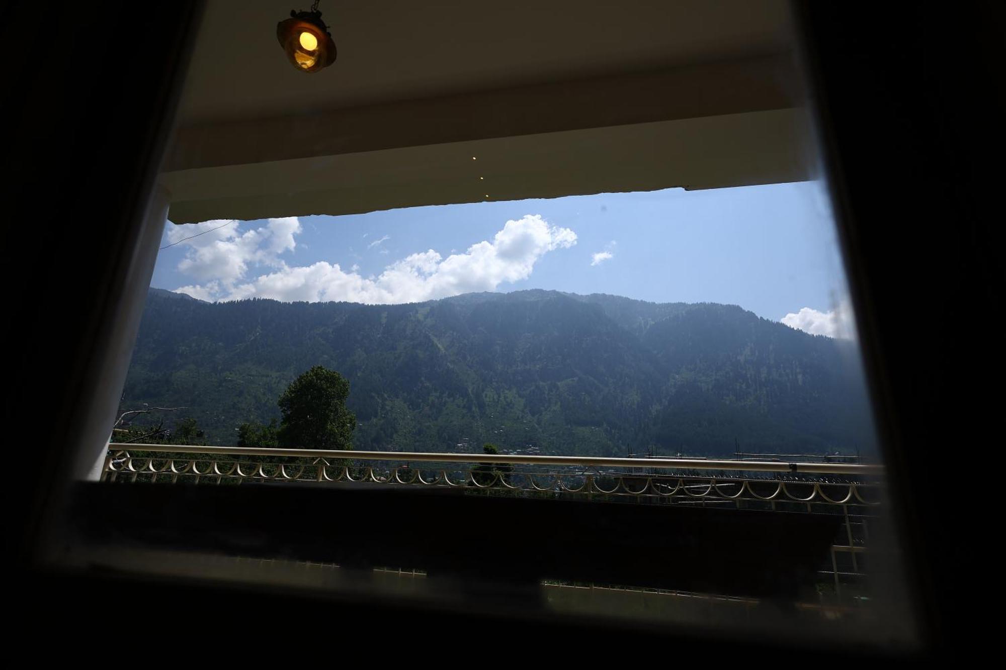 Beholden Stay And Cafe - A Luxury Boutique Hotel In Manali Manāli Extérieur photo