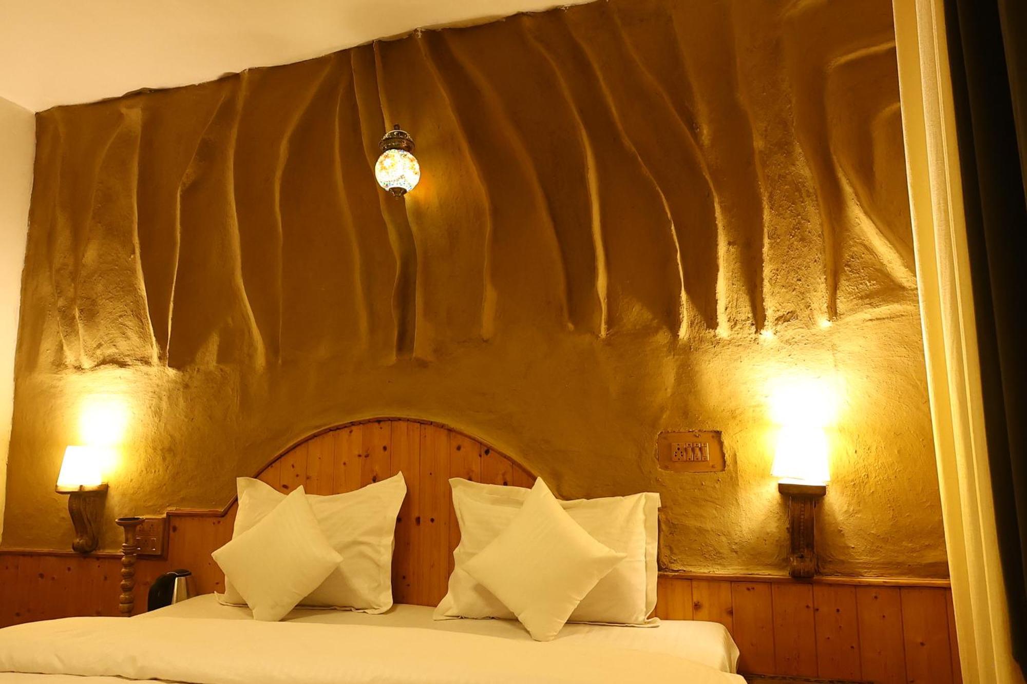 Beholden Stay And Cafe - A Luxury Boutique Hotel In Manali Manāli Extérieur photo