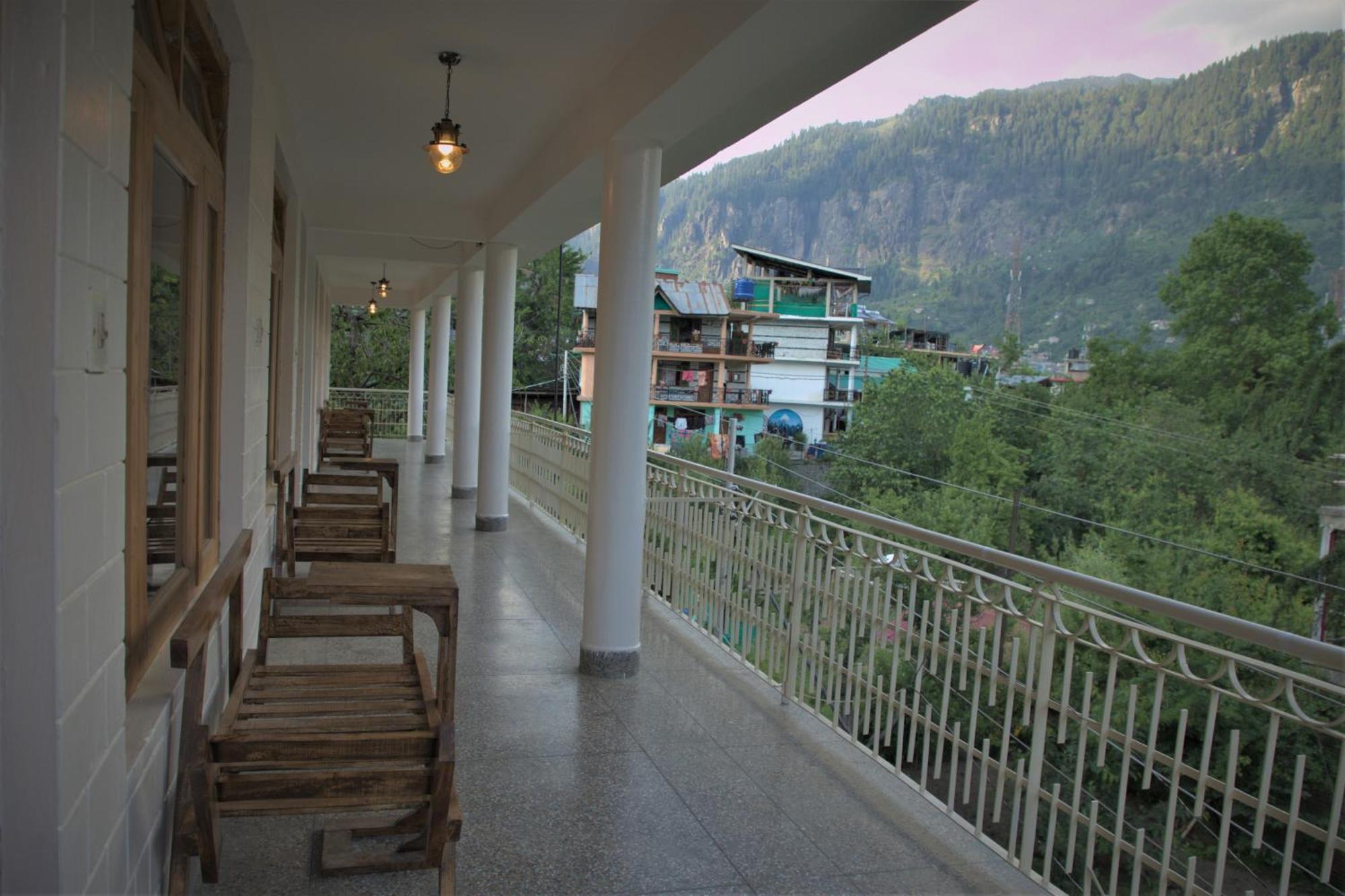 Beholden Stay And Cafe - A Luxury Boutique Hotel In Manali Manāli Extérieur photo